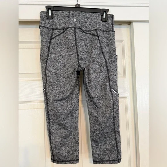 Xersion Train Capri Leggings Gray Space Dye Yoga Pants Pockets - Picture 4 of 7